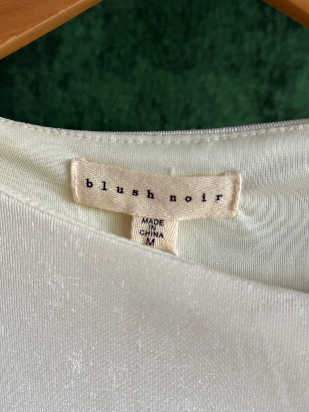 🍃Blush Noir Ivory Ruched Top Rhinestone Buckle Accent NWT Size M - Picture 4 of 7